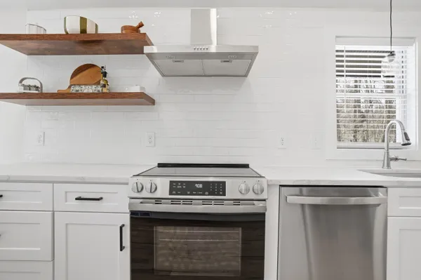 $599,900 | 50 Cobbetts Pond Road, Windham, NH 03087