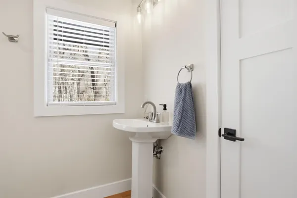 $599,900 | 50 Cobbetts Pond Road, Windham, NH 03087