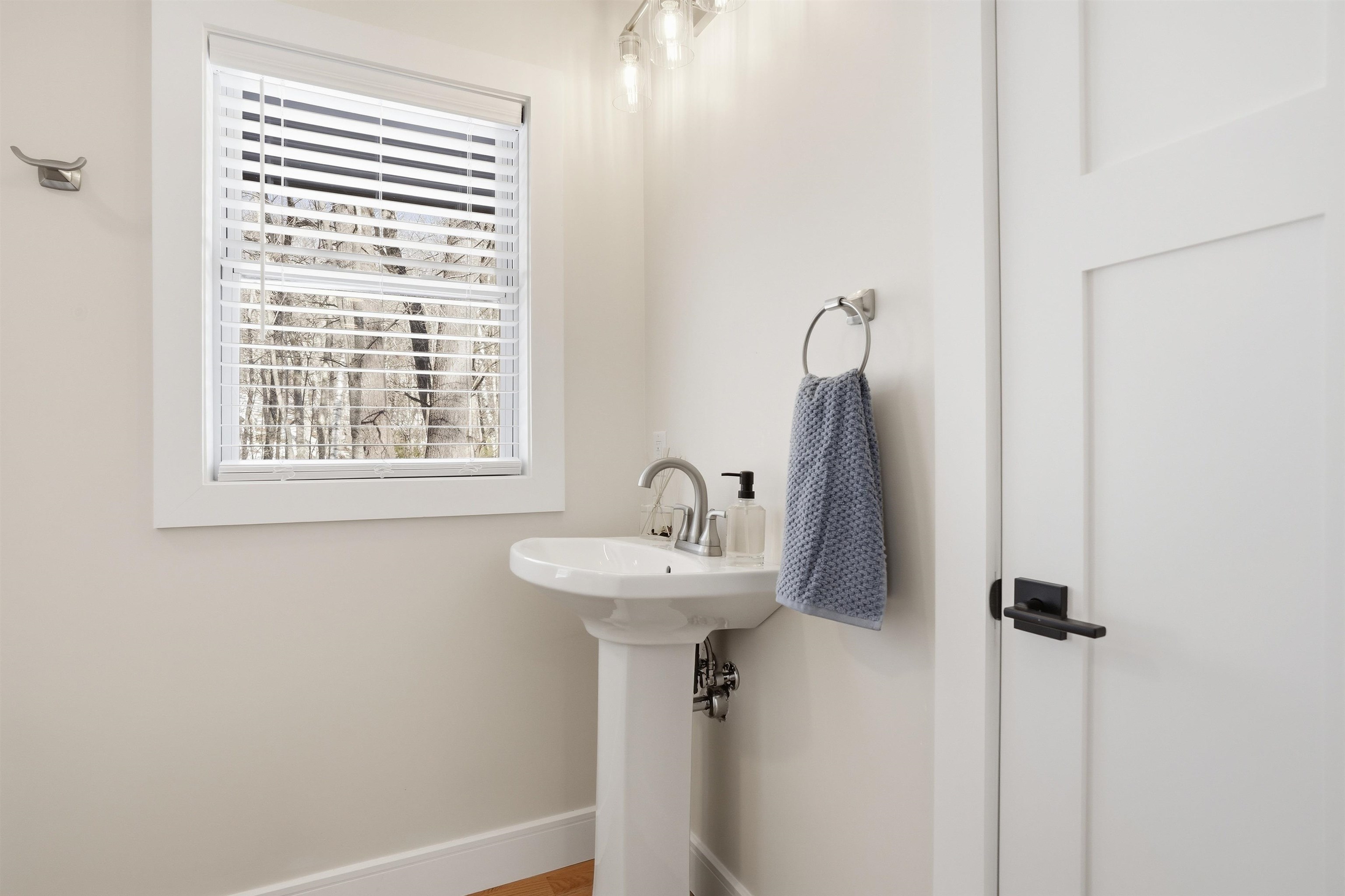 50 Cobbetts Pond Road Windham, NH 03087 - Photo 19 of 50