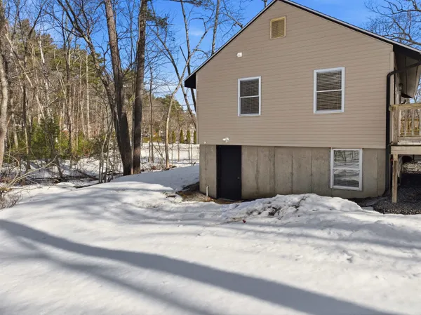$599,900 | 50 Cobbetts Pond Road, Windham, NH 03087