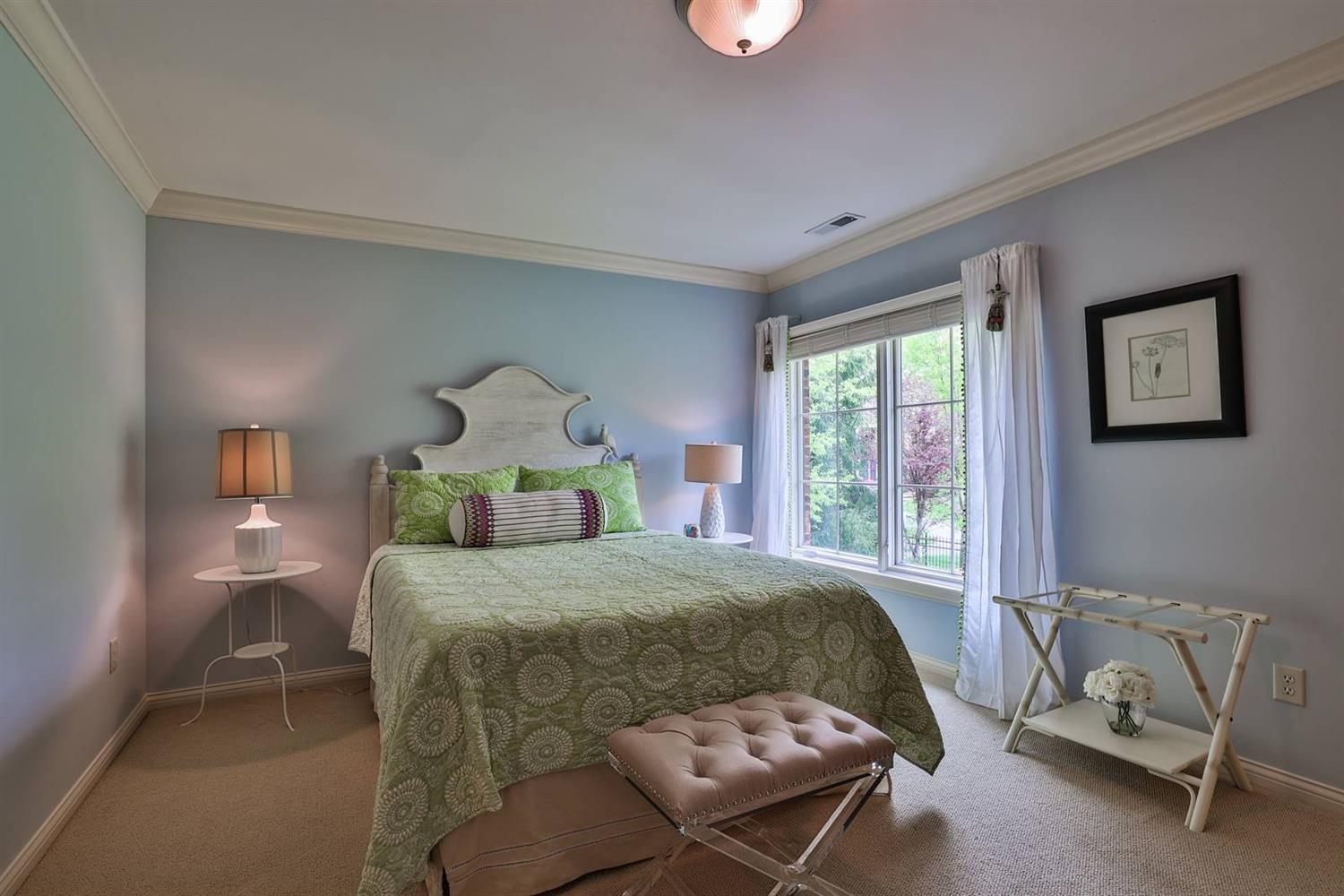 7813 Shawnee Run Road Cincinnati, OH 45243 - Photo 21 of 47