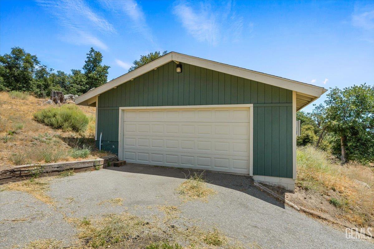Undisclosed Address Tehachapi, CA 93561 - Photo 28 of 30 a front view of a house
