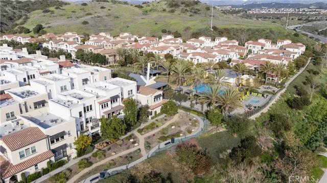 a backyard of a house with lake view