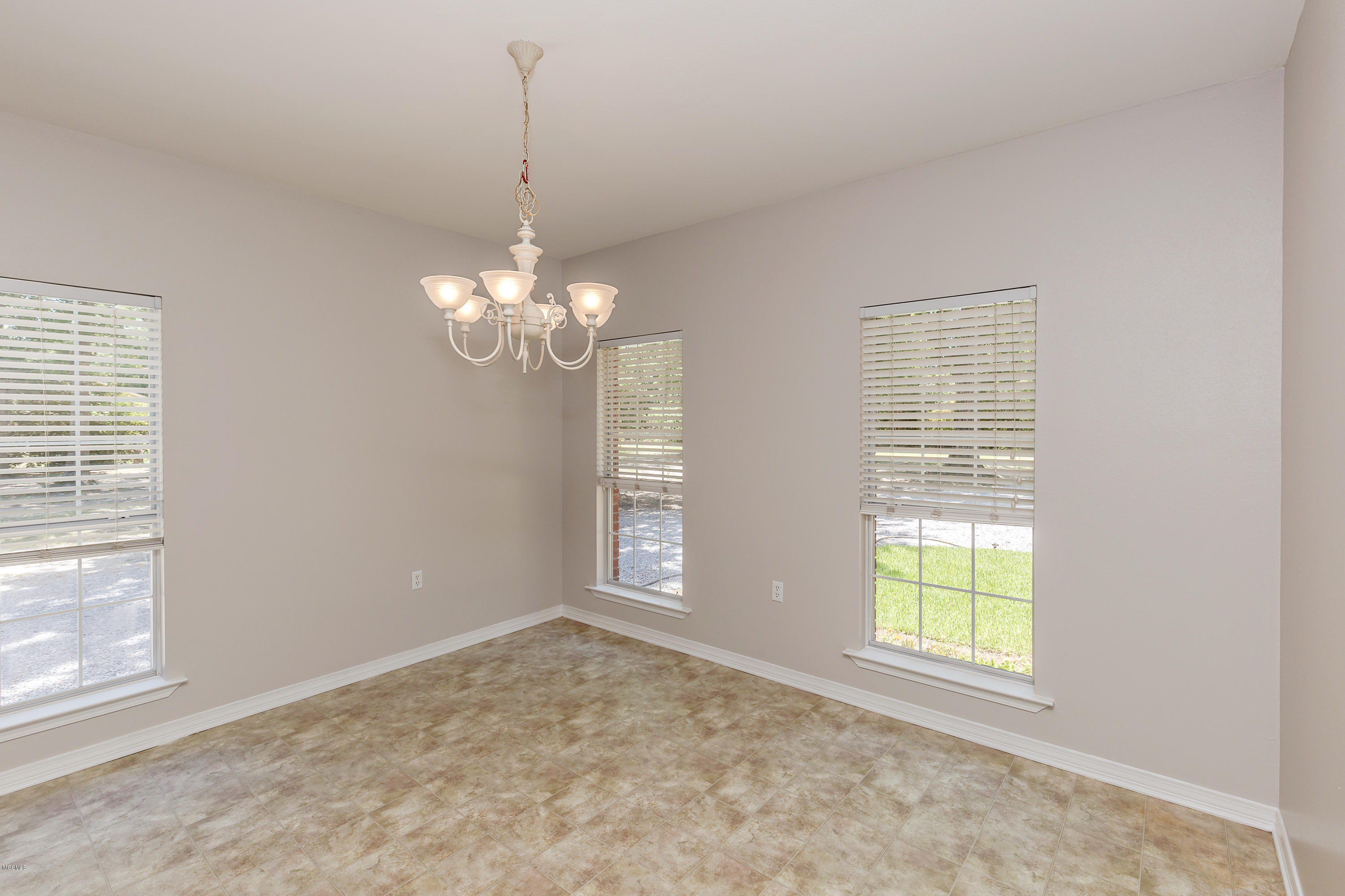 2112 Old Shell Landing Road Ocean Springs, MS 39564 - Photo 19 of 85 IMG_6376