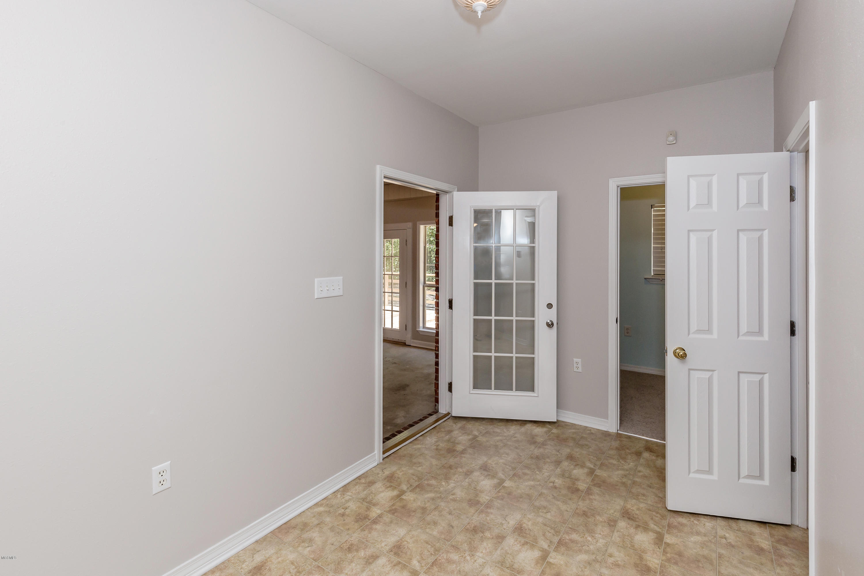 2112 Old Shell Landing Road Ocean Springs, MS 39564 - Photo 29 of 85 IMG_6385