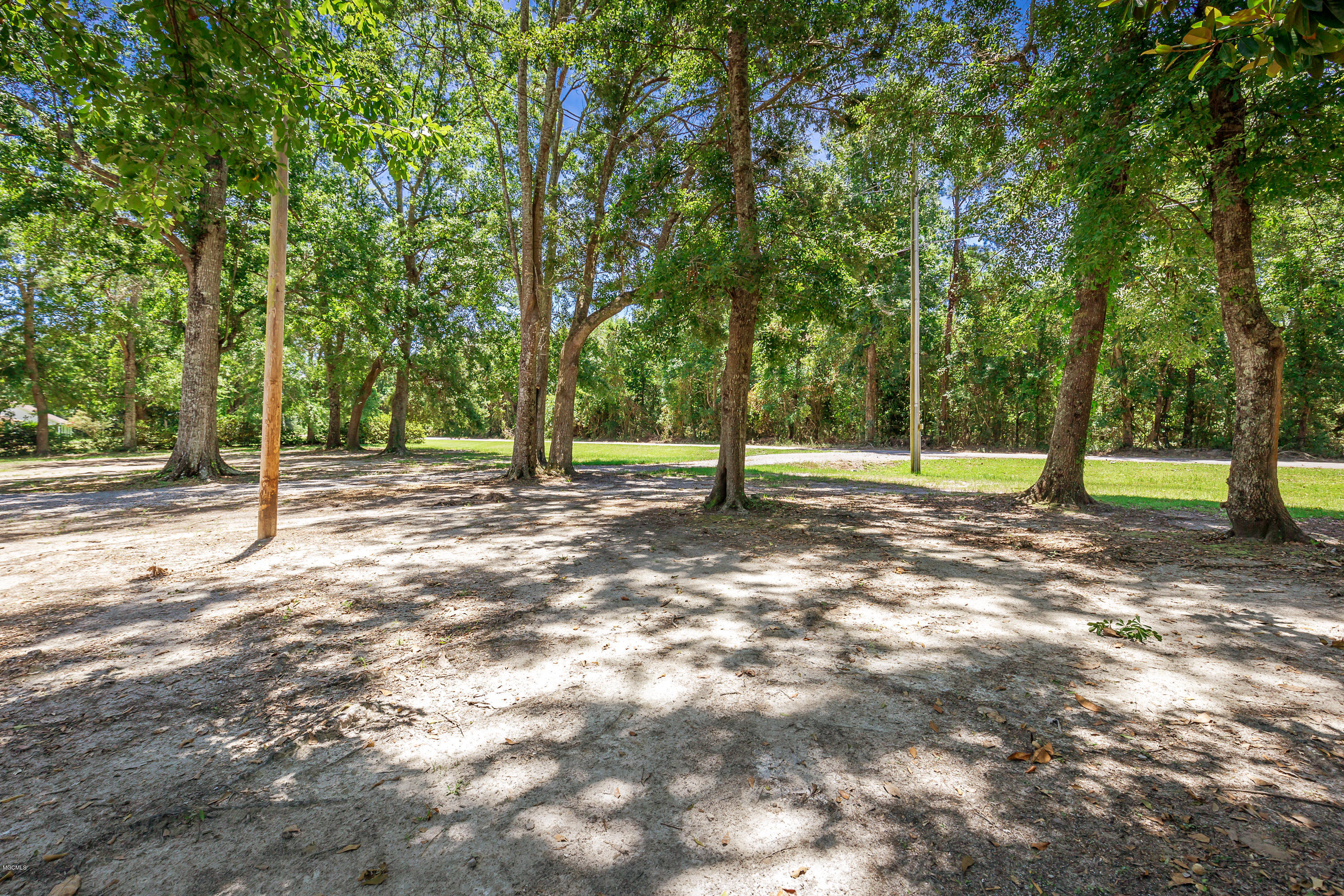 2112 Old Shell Landing Road Ocean Springs, MS 39564 - Photo 45 of 85 IMG_6341