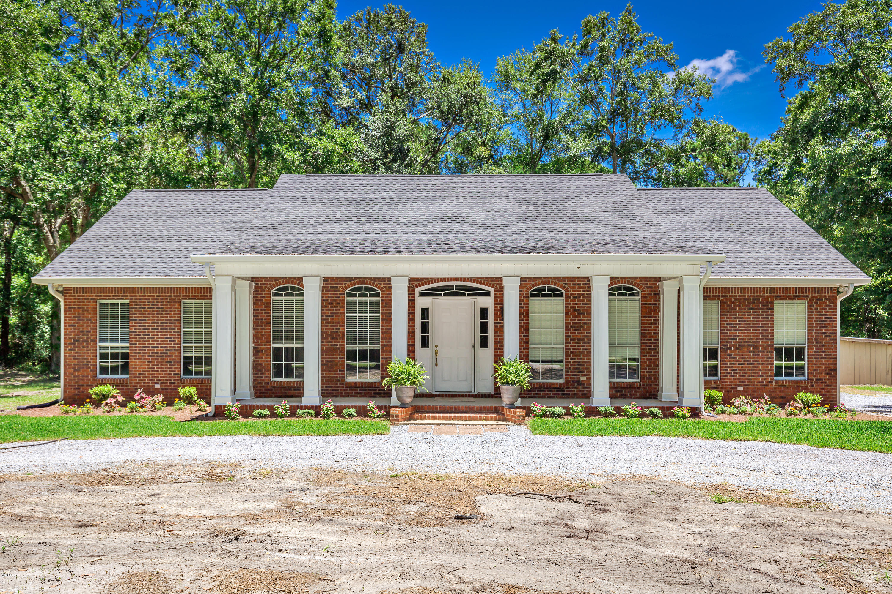 2112 Old Shell Landing Road Ocean Springs, MS 39564 - Photo 5 of 85 IMG_6344