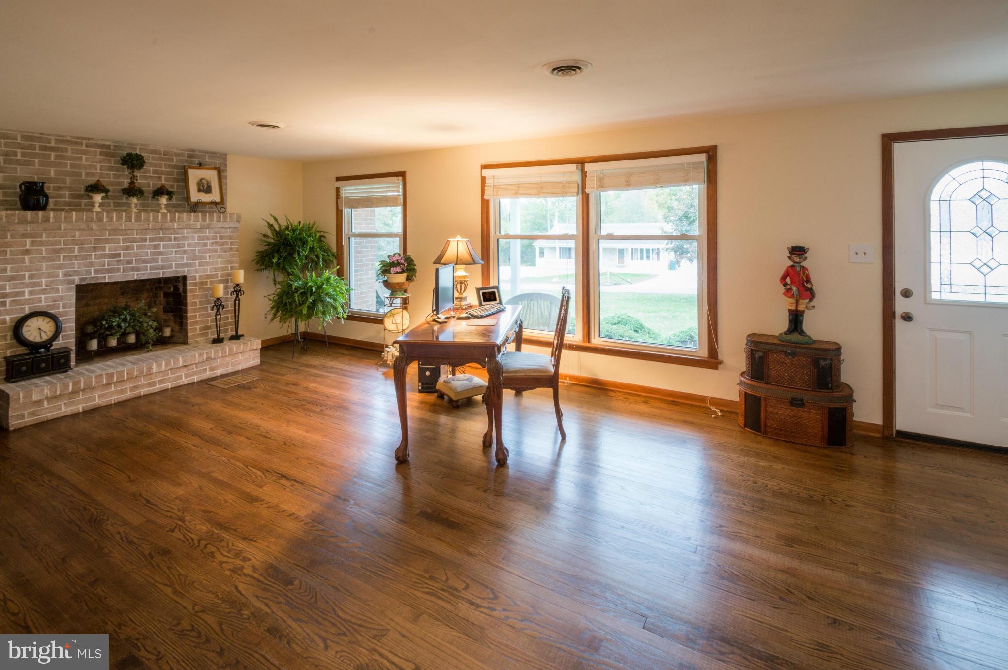 27 Cox Road Colora, MD 21917 - Photo 6 of 27 Living Room