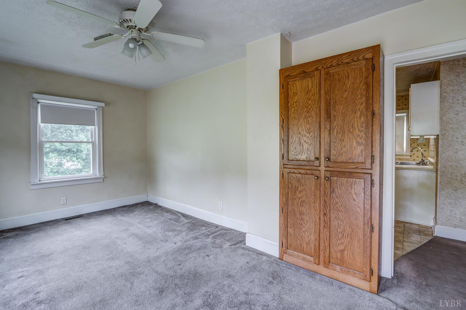 1955 Waterlick Road Lynchburg, VA 24501 - Photo 16 of 30 Living Room