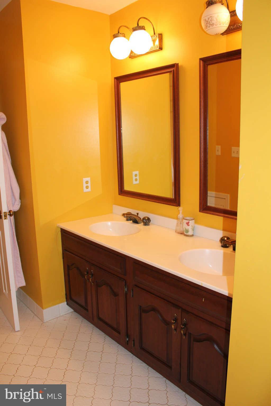 1885 Long Corner Road Mount Airy, MD 21771 - Photo 23 of 29 Bath