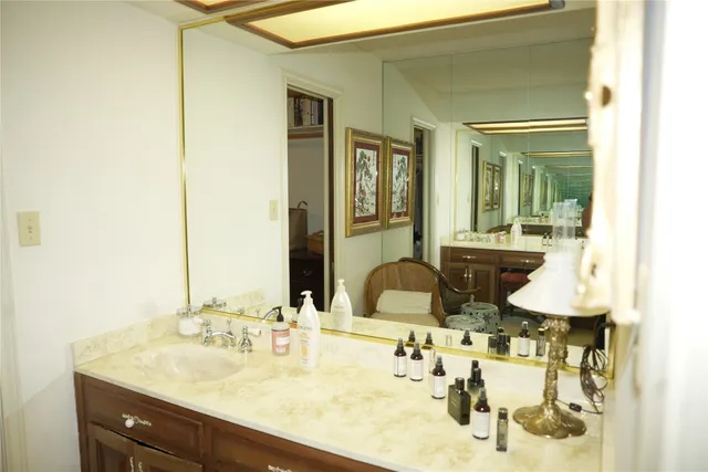 $2,990,000 | 7044 Comanche Trail, Austin, TX 78732