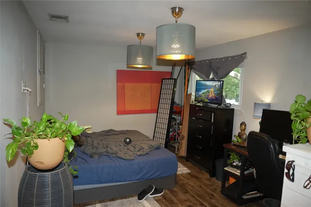 $2,990,000 | 7044 Comanche Trail, Austin, TX 78732