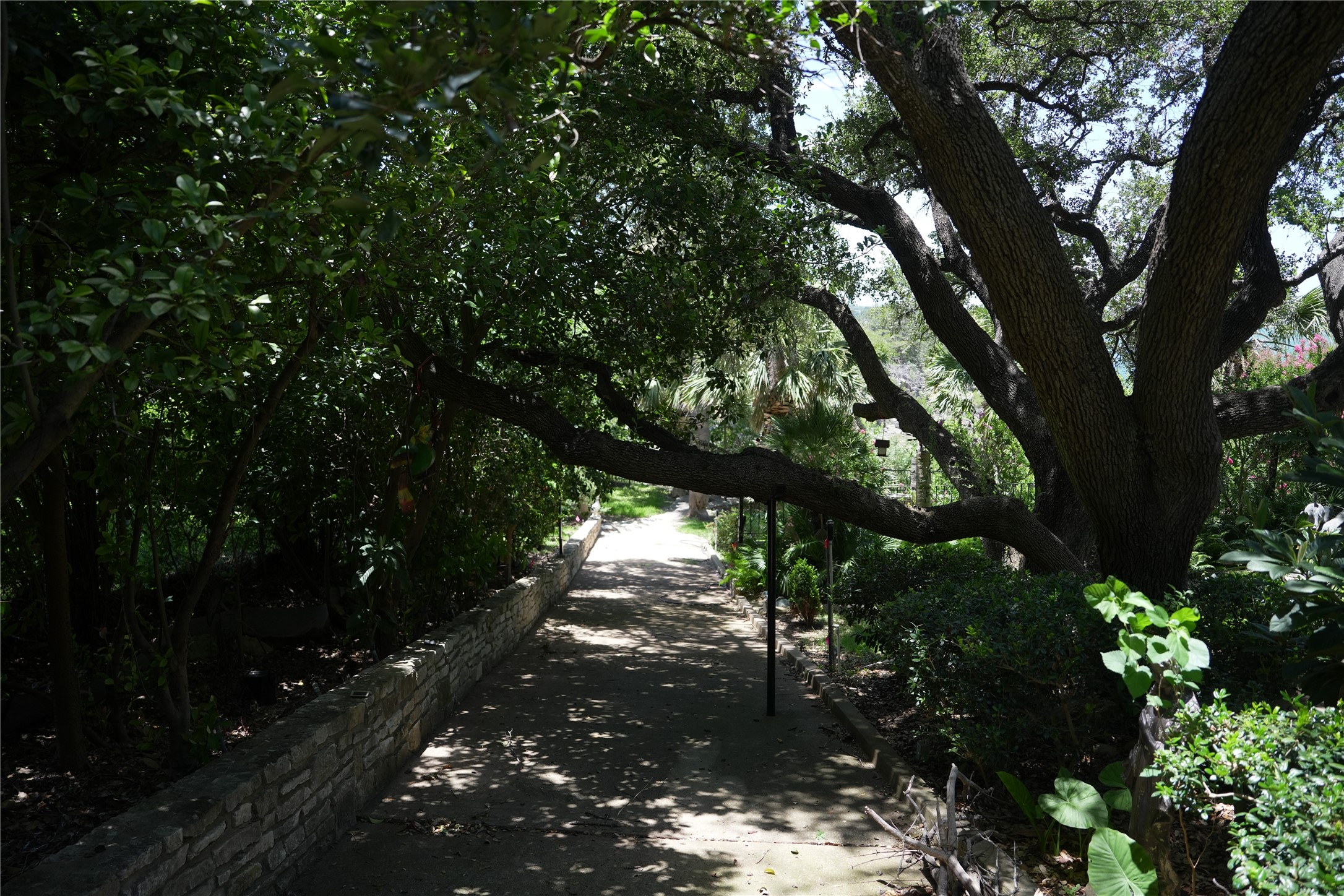 7044 Comanche Trail Austin, TX 78732 - Photo 5 of 41