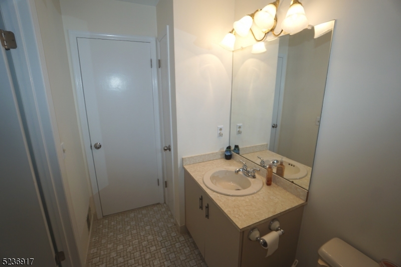 675 Raritan Road, Unit 13 Clark, NJ 07066 - Photo 23 of 31 Gallery Image 23