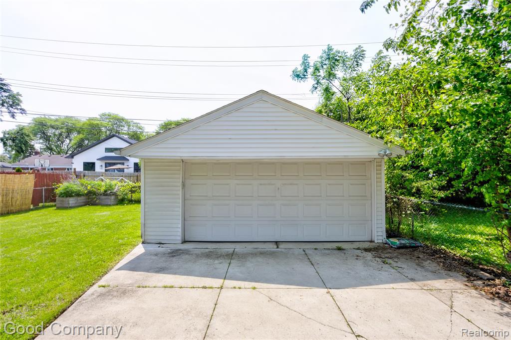 4217 Crooks Road Royal Oak, MI 48073 - Photo 43 of 50