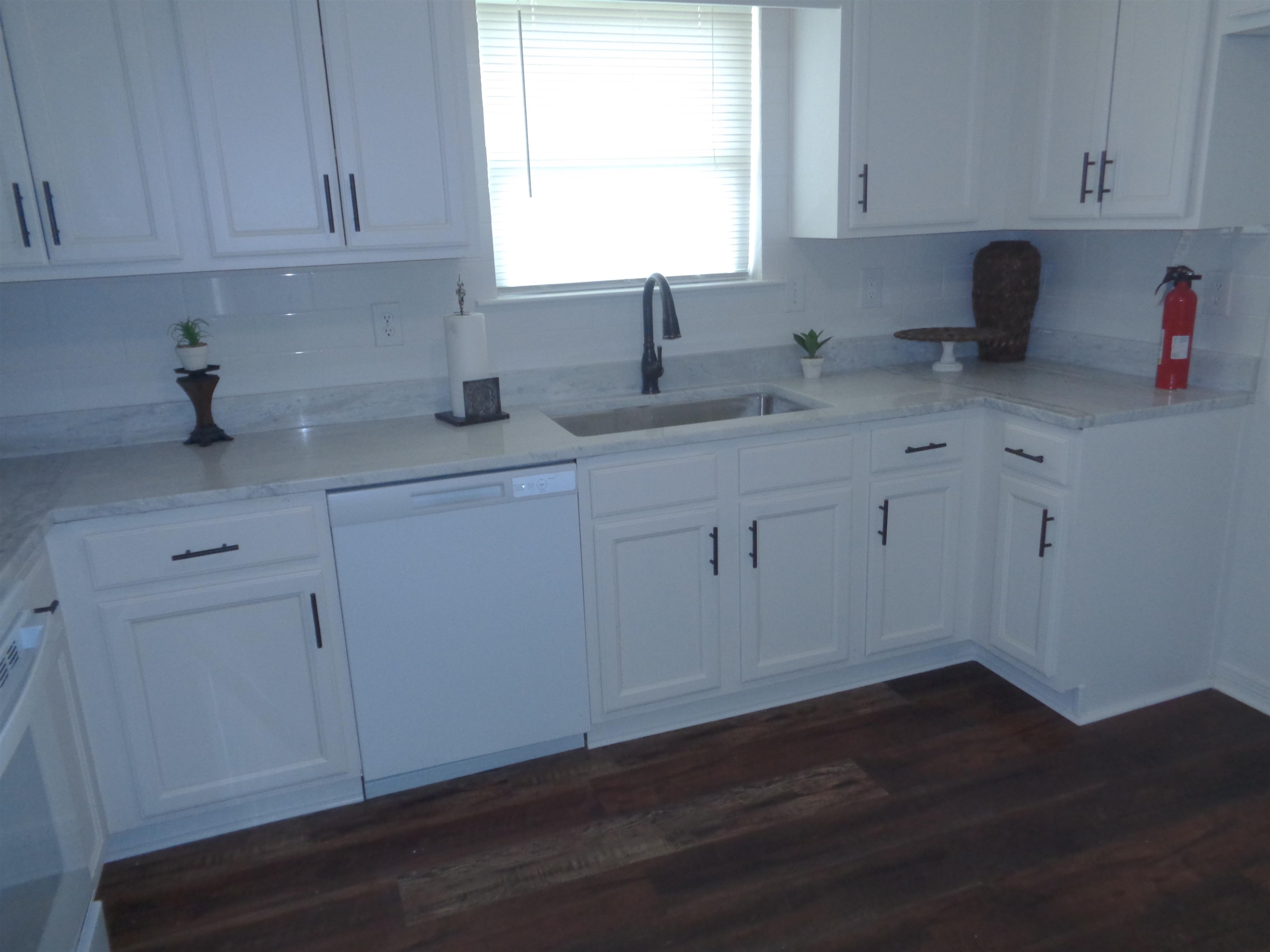 1557 Majesty Loop Foley, AL 36535 - Photo 7 of 25 Kitchen