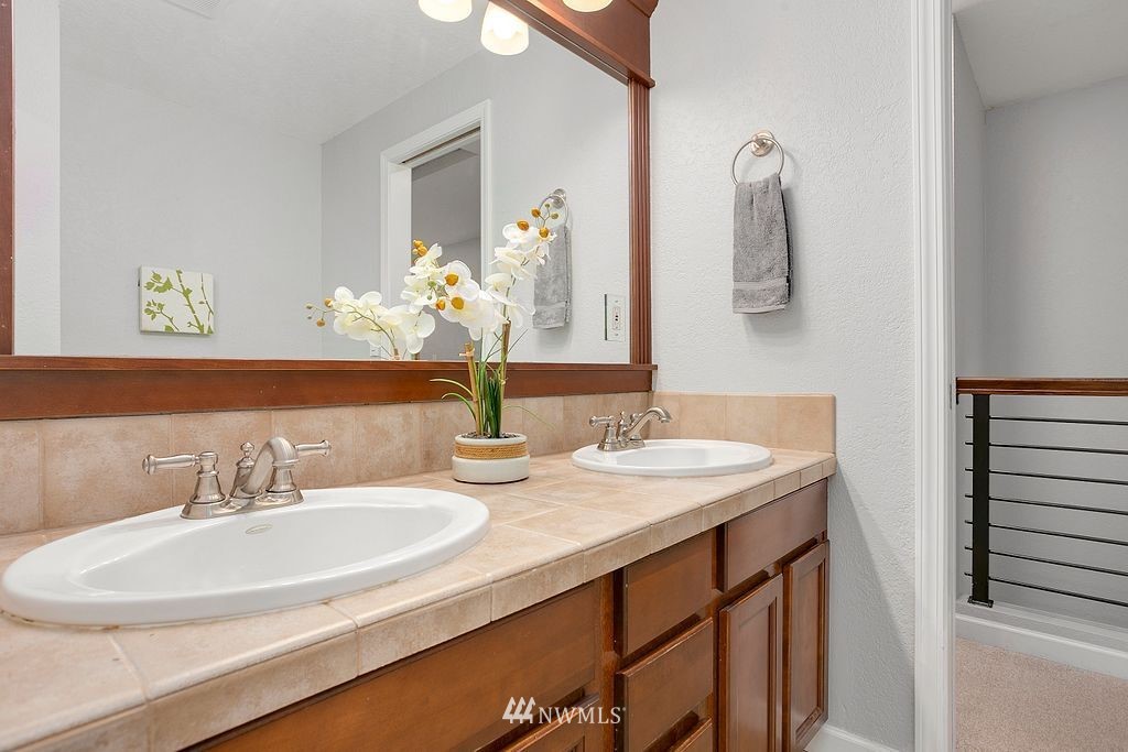 8705 238th Street Southwest, Unit E Edmonds, WA 98026 - Photo 16 of 25 Gallery Image 16