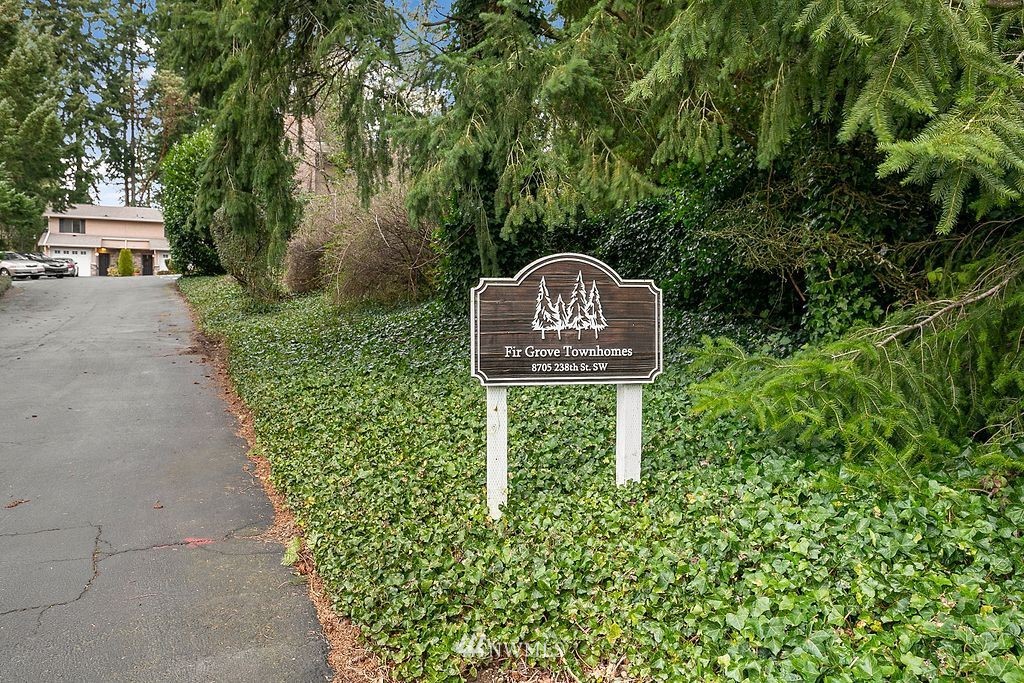 8705 238th Street Southwest, Unit E Edmonds, WA 98026 - Photo 24 of 25 Gallery Image 24