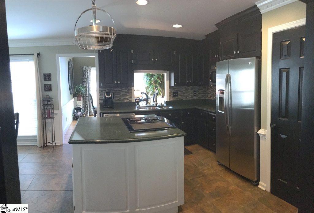 227 Spring Lake Loop Simpsonville, SC 29681 - Photo 7 of 36