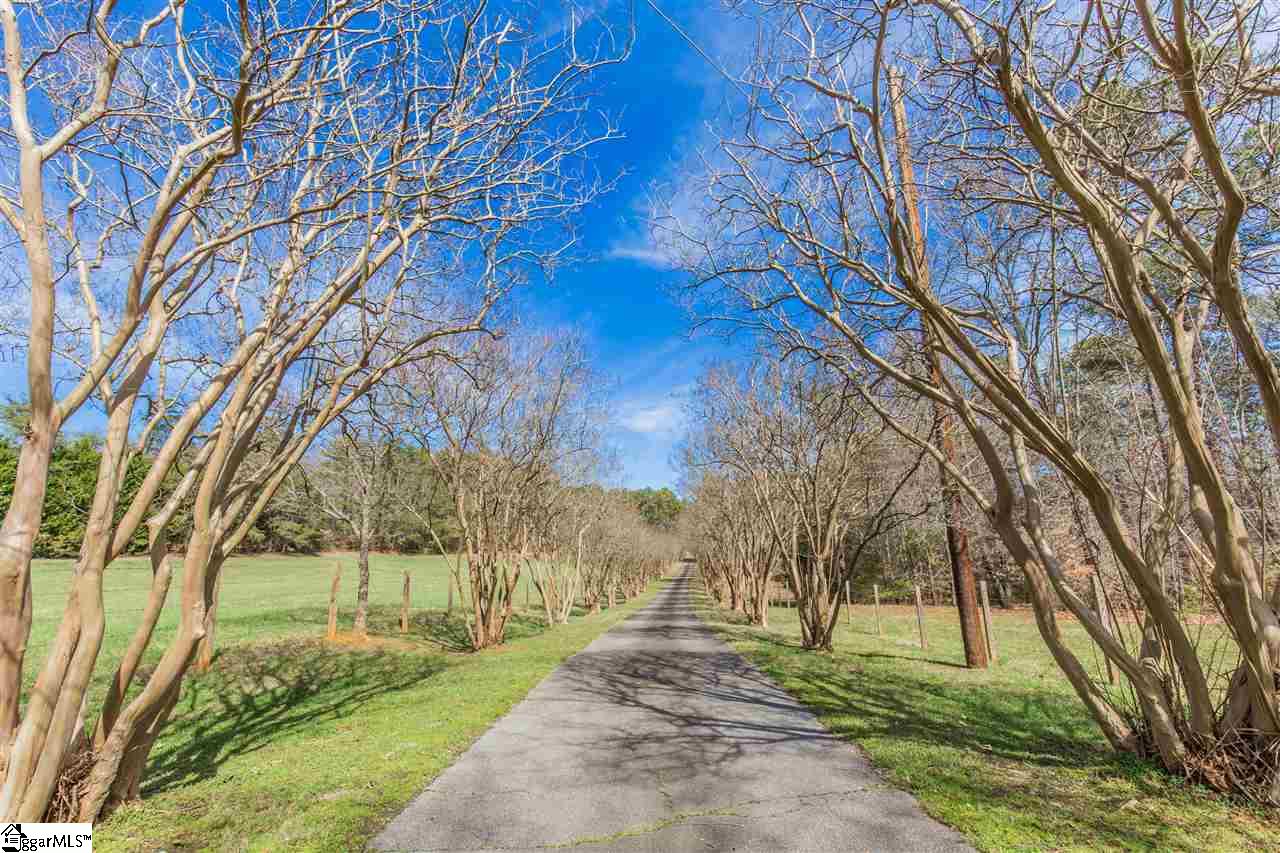 277 East Old Mill Road Travelers Rest, SC 29690 - Photo 3 of 36