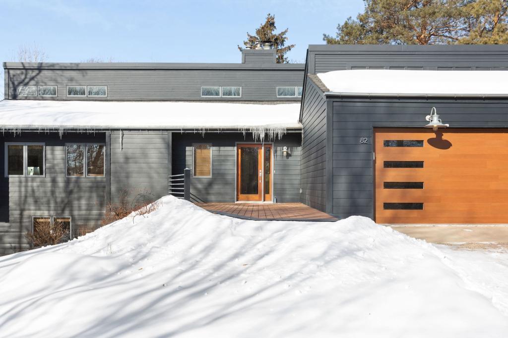 82 Birch Bluff Road Tonka Bay, MN 55331 - Photo 2 of 44