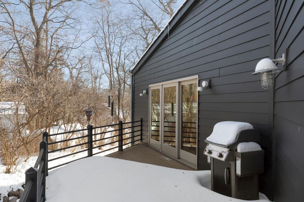 82 Birch Bluff Road Tonka Bay, MN 55331 - Photo 9 of 44