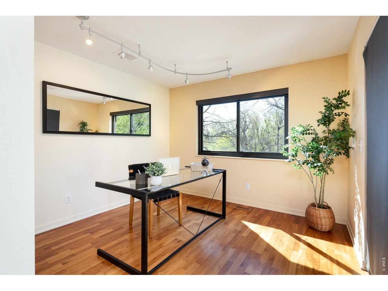 812 Walnut Street, Unit F Boulder, CO 80302 - Photo 26 of 45 Additional office Space w/ Flatiron Views