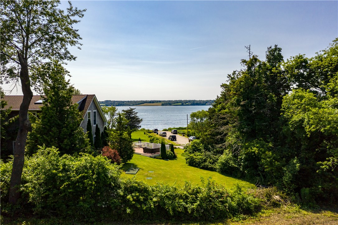 33 Seaspray Way Little Compton, RI 02837 - Photo 2 of 25