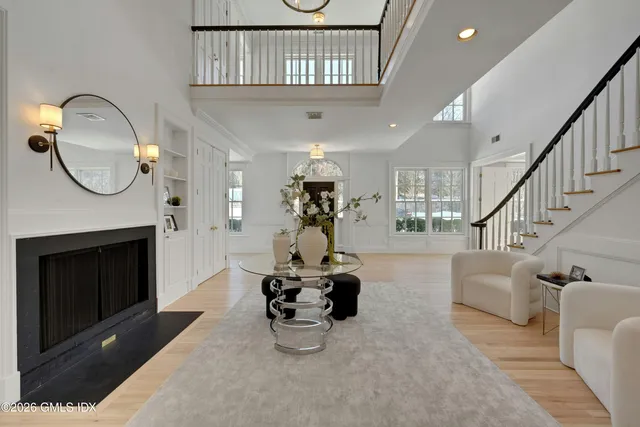 $7,950,000 | 108 Husted Lane, Greenwich, CT 06830
