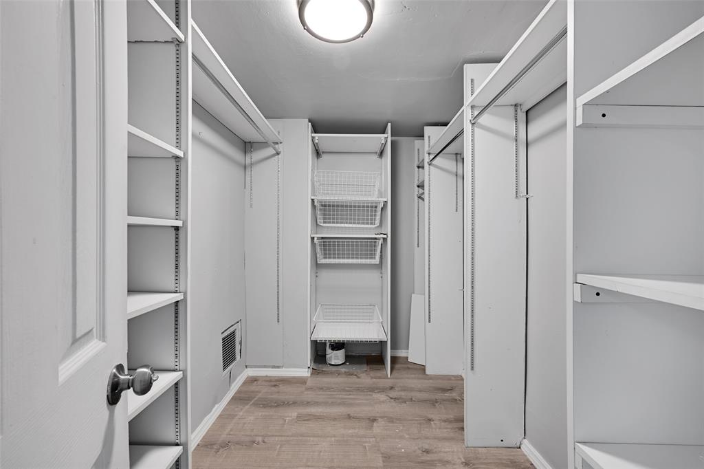 5005 Collins Avenue, Unit PH6 Miami Beach, FL 33140 - Photo 14 of 34 a view of an empty room