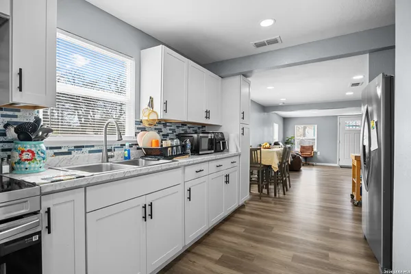 $178,000 | 422 Apolonio Street, Uvalde, TX 78801