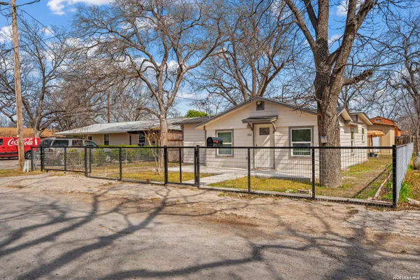 $178,000 | 422 Apolonio Street, Uvalde, TX 78801