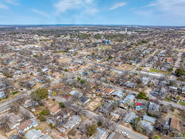 $178,000 | 422 Apolonio Street, Uvalde, TX 78801