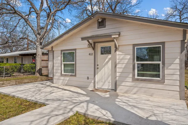 $178,000 | 422 Apolonio Street, Uvalde, TX 78801