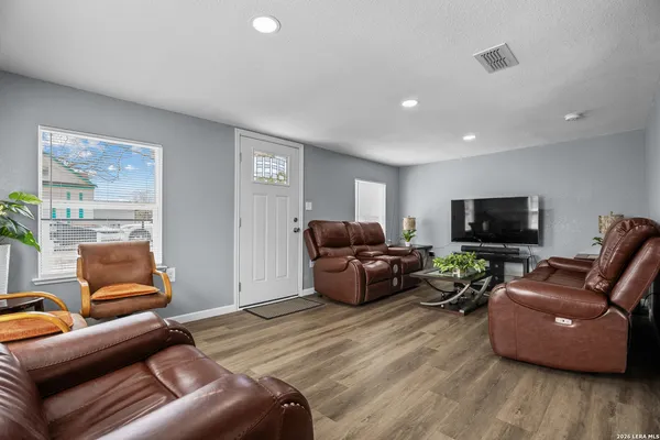 $178,000 | 422 Apolonio Street, Uvalde, TX 78801