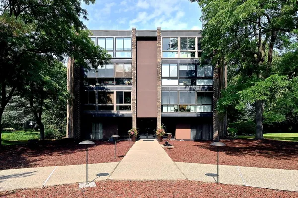 $219,000 | 1700 Lexington Avenue South, Unit 403, Mendota Heights, MN 55118