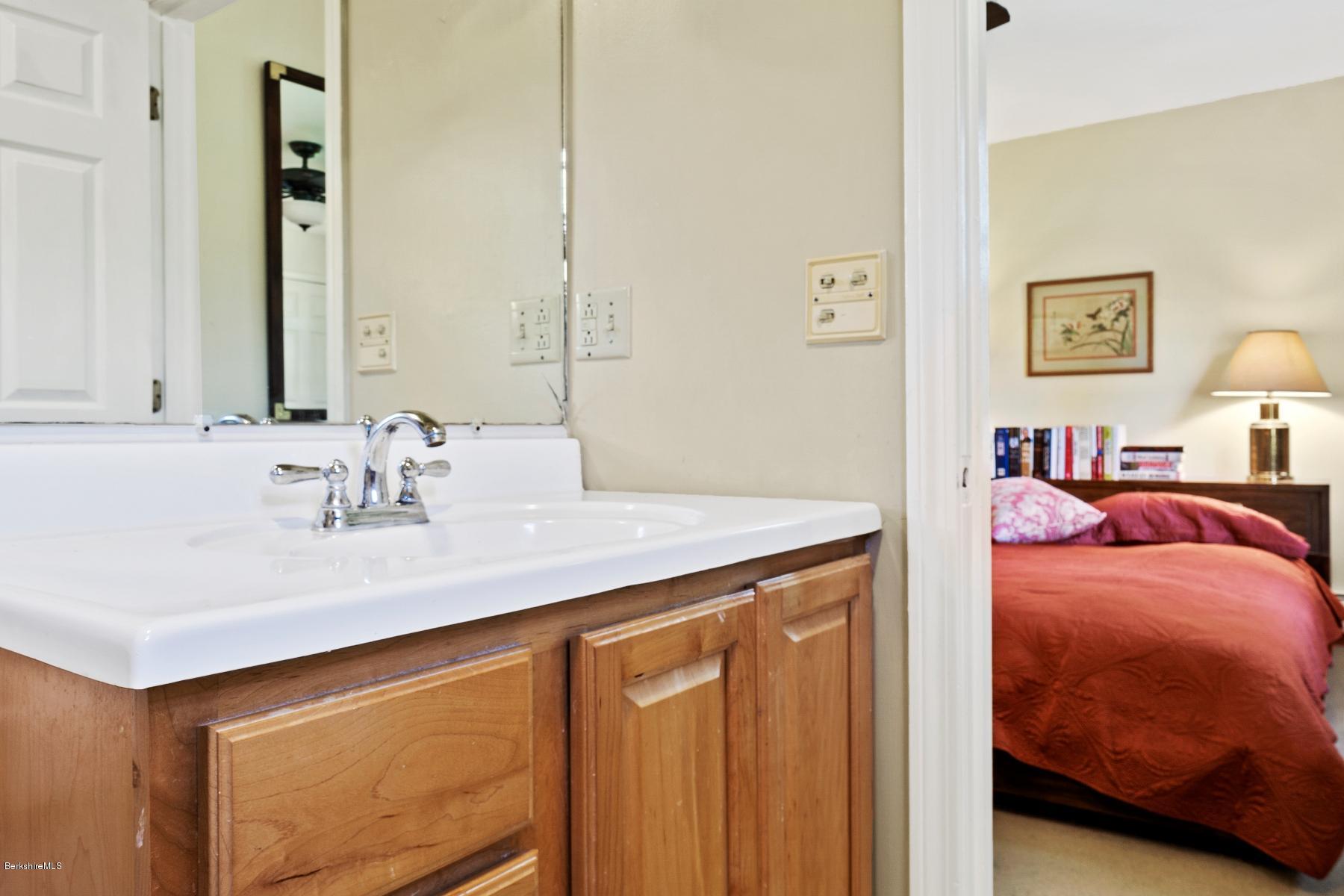 21 Roaring Brook Road Williamstown, MA 01267 - Photo 10 of 25 1800x1200DSC03869