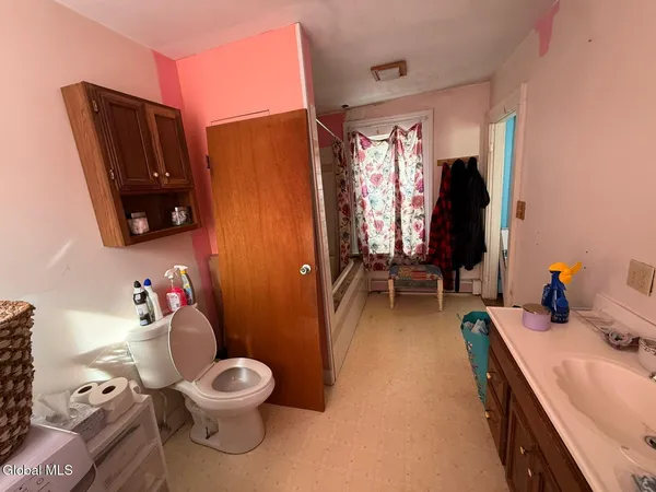 $124,900 | 68 High Street, Hoosick Falls, NY 12090