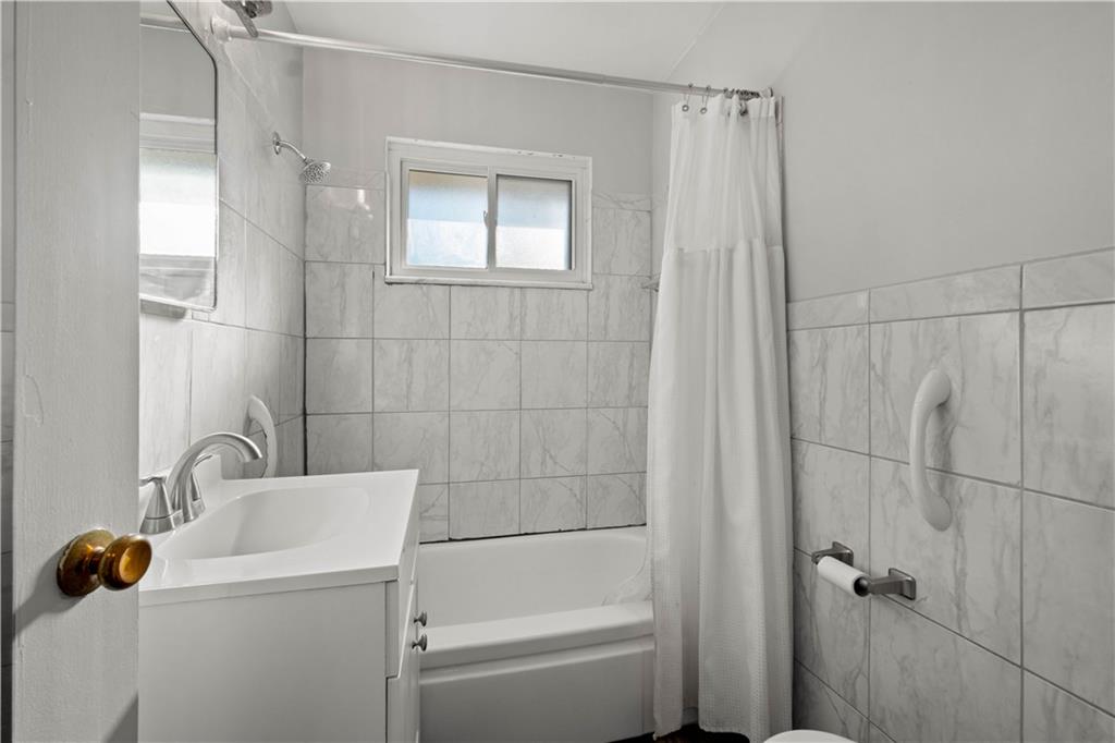 5284 Highgrove Road Pittsburgh, PA 15234 - Photo 27 of 37 Gallery Image 27