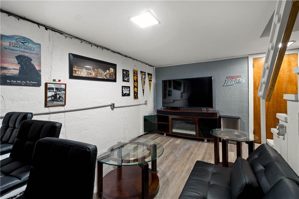 5284 Highgrove Road Pittsburgh, PA 15234 - Photo 35 of 37 Gallery Image 35