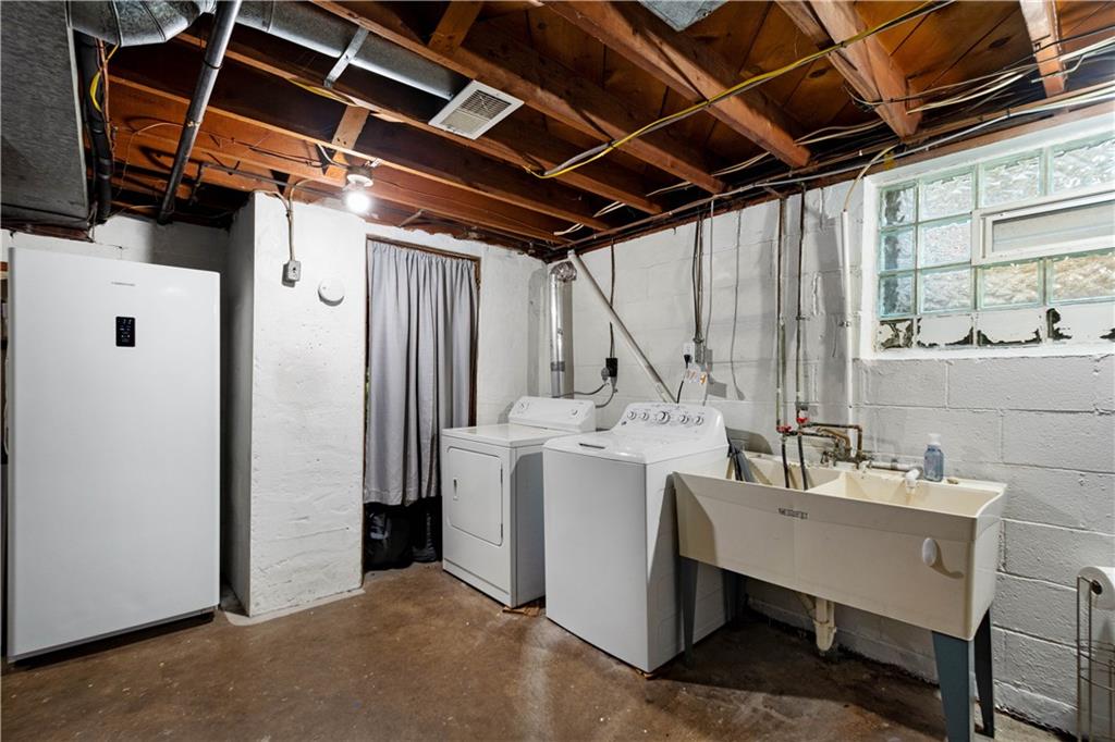 5284 Highgrove Road Pittsburgh, PA 15234 - Photo 36 of 37 Gallery Image 36