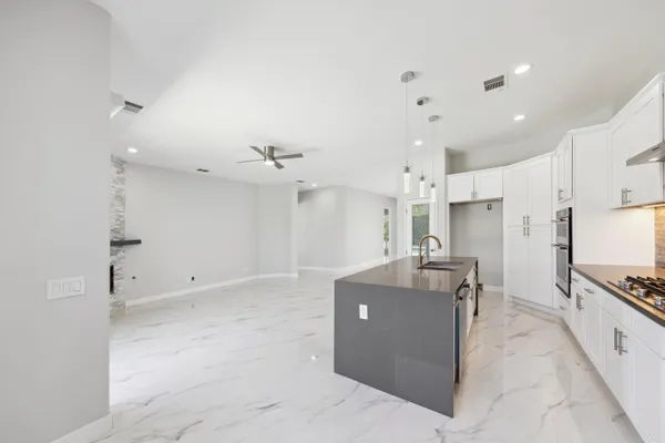 $3,900 | 44425 Grand Canyon Lane, Palm Desert, CA 92260