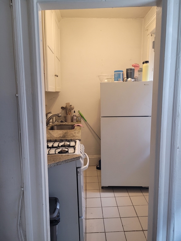 41 Revere Street, Unit 3 Boston, MA 02114 - Photo 4 of 9