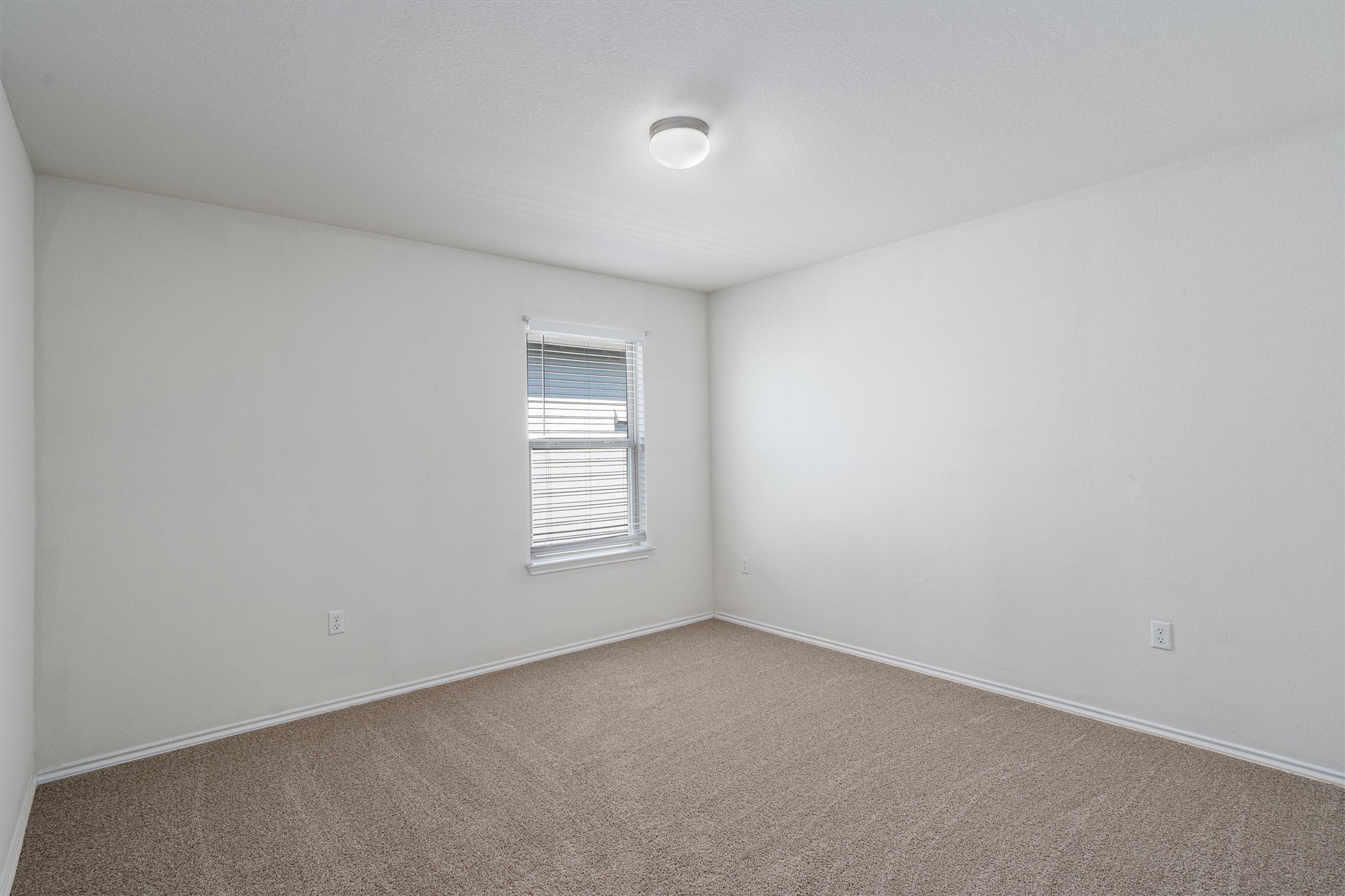 146 Russet Trail Georgetown, TX 78628 - Photo 28 of 37 an empty room with a window