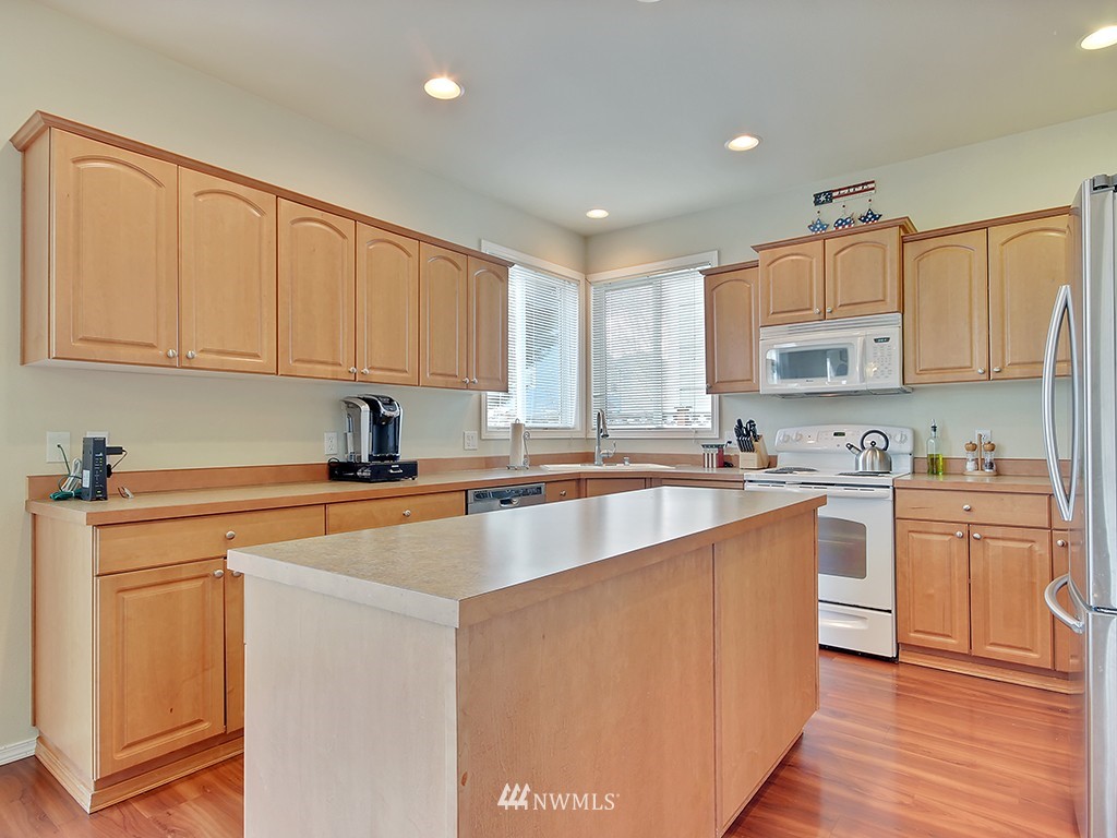 7100 Radius Loop Southeast Lacey, WA 98513 - Photo 6 of 19 Gallery Image 6