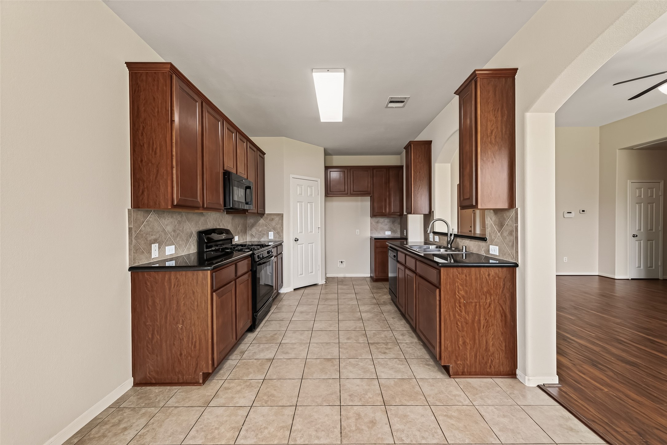 9118 Cavalier Lane Rosenberg, TX 77469 - Photo 14 of 39 Gallery Image 14