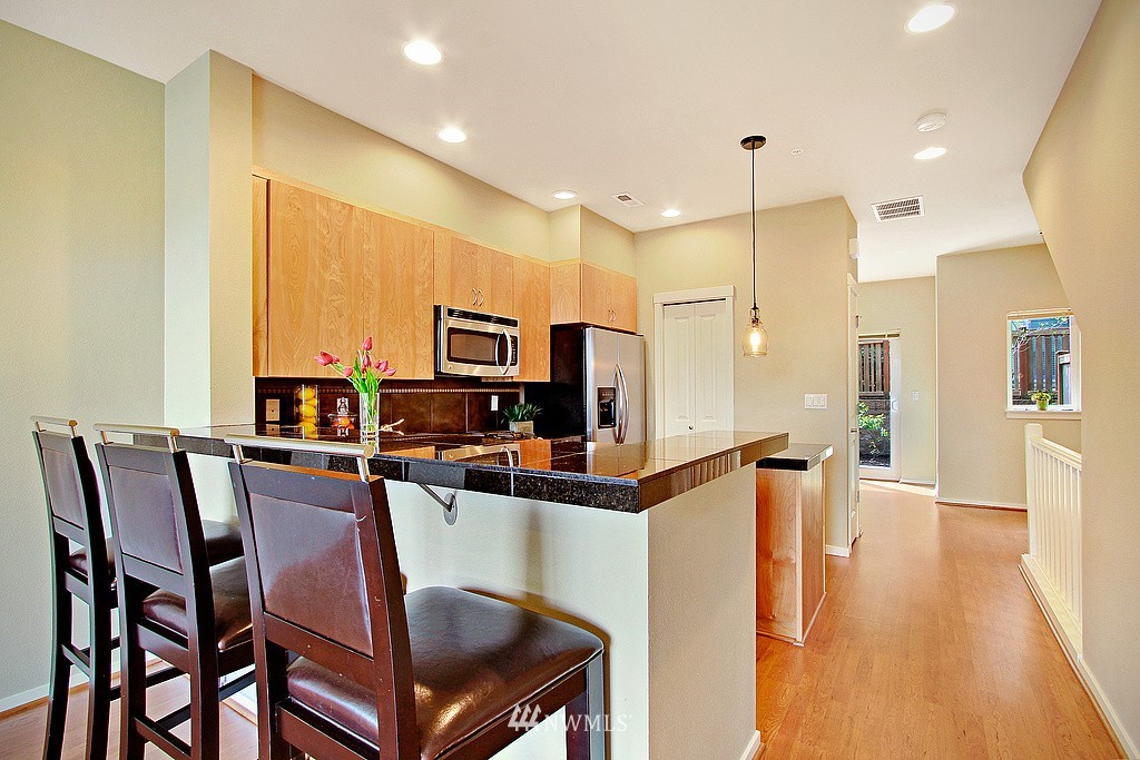 67 Cougar Ridge Road Northwest, Unit 2103 Issaquah, WA 98027 - Photo 7 of 20