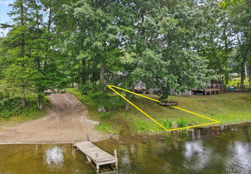 5246 Wayne Road White Lake, MI 48383 - Photo 14 of 63