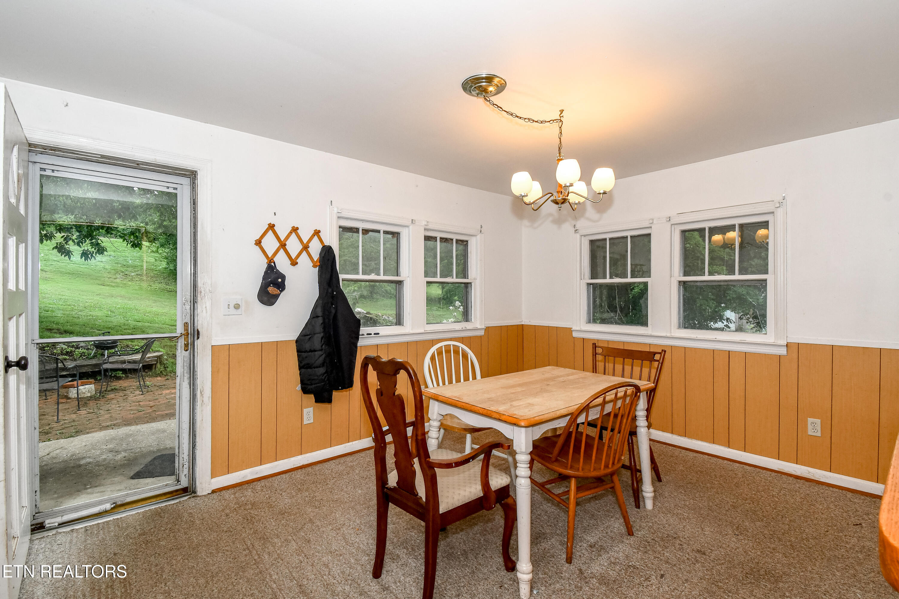 185 Trigonia Road Greenback, TN 37742 - Photo 5 of 22 DSC_6574