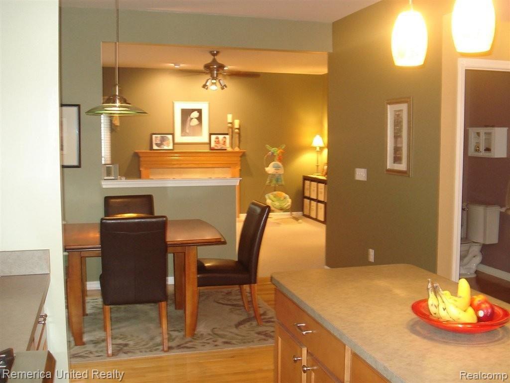 458 Timber Ridge Drive Highland, MI 48357 - Photo 20 of 25 EAT IN KITCHEN